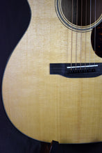 Load image into Gallery viewer, Martin 000-18