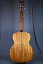 Load image into Gallery viewer, Martin 000-18