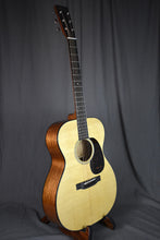 Load image into Gallery viewer, Martin 000-18