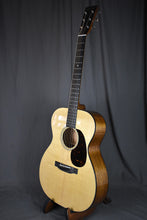 Load image into Gallery viewer, Martin 000-18