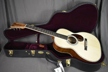Load image into Gallery viewer, Martin Custom Shop 00-41 Koa