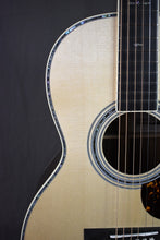 Load image into Gallery viewer, Martin Custom Shop 00-41 Koa