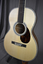 Load image into Gallery viewer, Martin Custom Shop 00-41 Koa