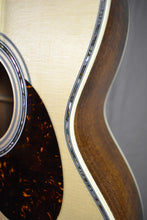 Load image into Gallery viewer, Martin Custom Shop 00-41 Koa