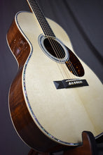 Load image into Gallery viewer, Martin Custom Shop 00-41 Koa