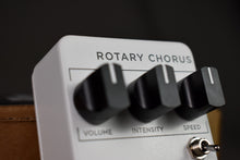 Load image into Gallery viewer, JHS 3 Series Rotary Chorus