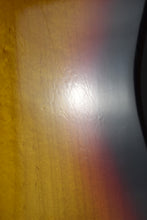 Load image into Gallery viewer, 1968 Supro Lexington S645