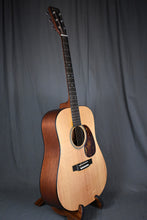 Load image into Gallery viewer, 2000 Martin D-16GT