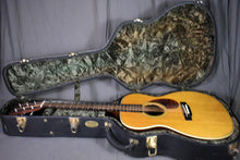 Load image into Gallery viewer, 2000 Martin OM-28V