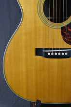 Load image into Gallery viewer, 2000 Martin OM-28V