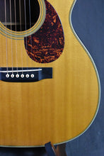 Load image into Gallery viewer, 2000 Martin OM-28V