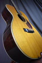 Load image into Gallery viewer, 2000 Martin OM-28V