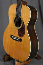 Load image into Gallery viewer, 2000 Martin OM-28V