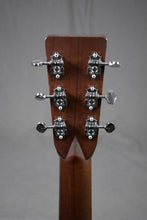 Load image into Gallery viewer, 2000 Martin OM-28V