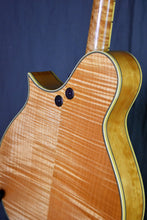 Load image into Gallery viewer, 2002 Tacoma M3E Mandolin