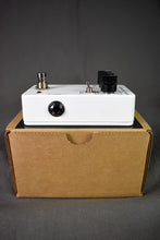 Load image into Gallery viewer, JHS 3 Series - Harmonic Trem