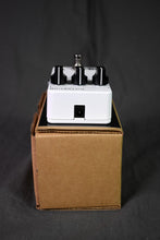 Load image into Gallery viewer, JHS 3 Series Distortion