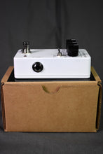 Load image into Gallery viewer, JHS 3 Series Distortion