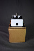 Load image into Gallery viewer, JHS 3 Series Fuzz