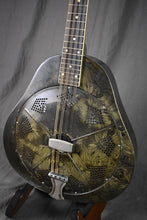 Load image into Gallery viewer, 1933 National Triolian Mandolin