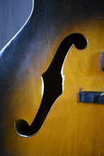 Load image into Gallery viewer, 1959 Harmony H54 Rocket