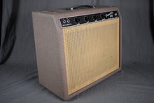 Load image into Gallery viewer, 1961 Fender Princeton Brown 6G2