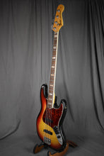 Load image into Gallery viewer, 1970 Fender Jazz Bass