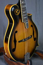 Load image into Gallery viewer, 1970s Gibson F-5