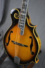 Load image into Gallery viewer, 1970s Gibson F-5