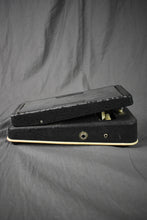 Load image into Gallery viewer, 1970s Jen Cry Baby Super 250.422 (White Fasel)