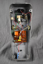 Load image into Gallery viewer, 1970s Jen Cry Baby Super 250.422 (Orange Fasel)