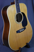 Load image into Gallery viewer, 1971 Martin D-35