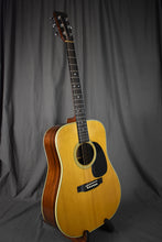 Load image into Gallery viewer, 1975 Martin D-28