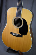 Load image into Gallery viewer, 1976 Martin D-35