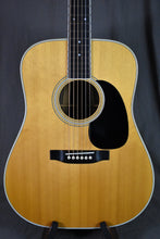 Load image into Gallery viewer, 1976 Martin D-35