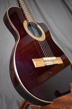 Load image into Gallery viewer, 1991 Gibson Chet Atkins CE Nylon