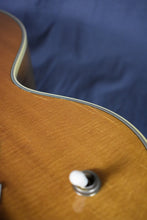 Load image into Gallery viewer, 2001 Gibson J-190 EC Natural