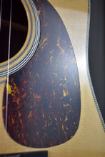 Load image into Gallery viewer, 2002 Martin HD-28