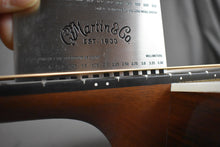 Load image into Gallery viewer, 2002 Martin HD-28