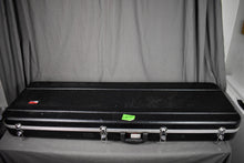 Load image into Gallery viewer, 2002 Warwick Germany Dolphin SN TCS