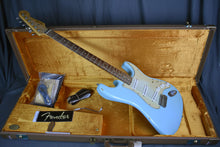 Load image into Gallery viewer, 2003 Fender Custom Shop ’60 Stratocaster Relic Daphne Blue