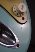 Load image into Gallery viewer, 2003 Fender Custom Shop ’60 Stratocaster Relic Daphne Blue