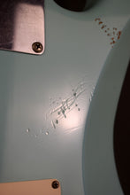 Load image into Gallery viewer, 2003 Fender Custom Shop ’60 Stratocaster Relic Daphne Blue