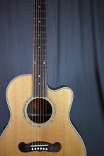 Load image into Gallery viewer, 2005 Gibson LC-2 Cascade