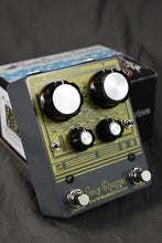 Load image into Gallery viewer, 2018 EarthQuaker Devices Gray Channel