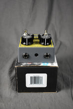 Load image into Gallery viewer, 2018 EarthQuaker Devices Gray Channel