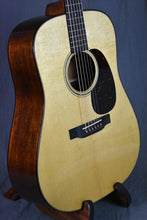 Load image into Gallery viewer, 2022 Martin D-18 Modern Deluxe