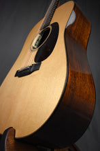 Load image into Gallery viewer, 2022 Martin D-18 Modern Deluxe