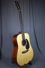 Load image into Gallery viewer, 2022 Martin D-18 Modern Deluxe