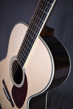 Load image into Gallery viewer, Collings 0002H G w/ 1-3/4&quot; Nut, Bound Fingerboard &amp; Peghead